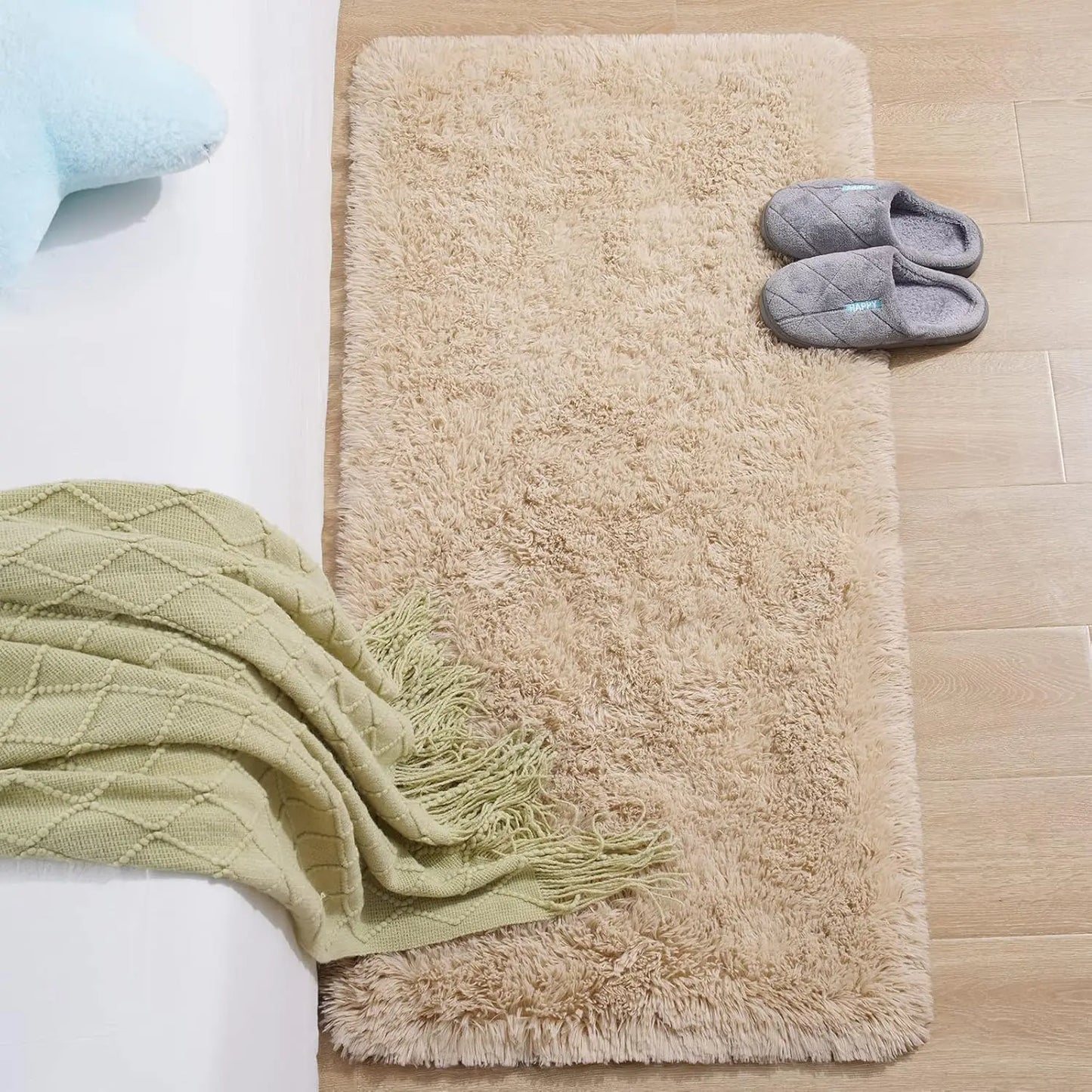 VIKAMA Modern Shaggy Runner Rug Soft Bedside Rug for Bedroom Living Room Sofa Runner Hallway Mat Home Decor