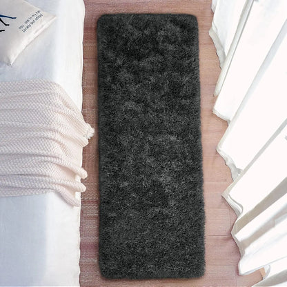 VIKAMA Modern Shaggy Runner Rug Soft Bedside Rug for Bedroom Living Room Sofa Runner Hallway Mat Home Decor
